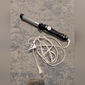 The Beachwaver Co. S 1.25  Black and Silver Hair Curler